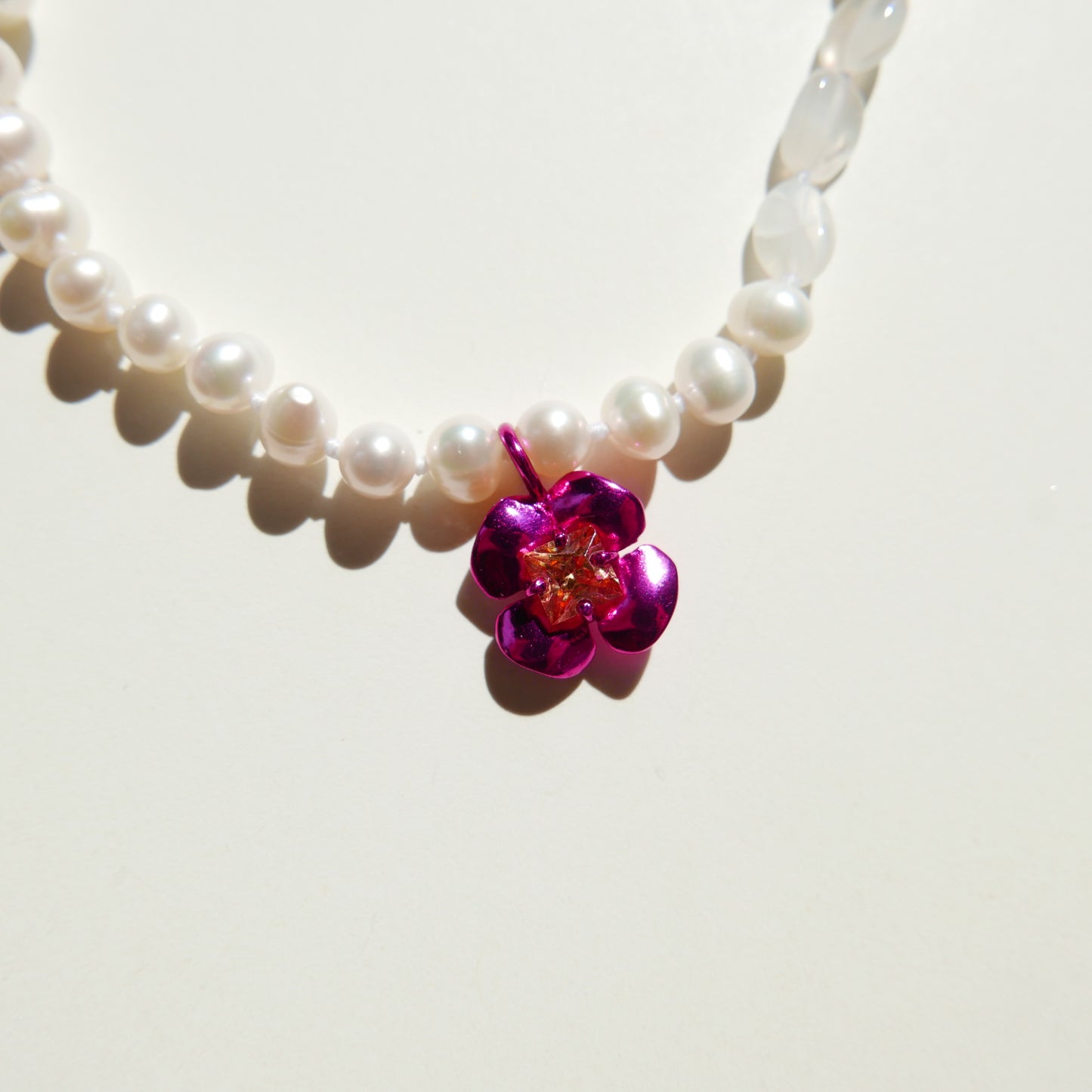 Pearl Necklace with an Electrifying Flower 2