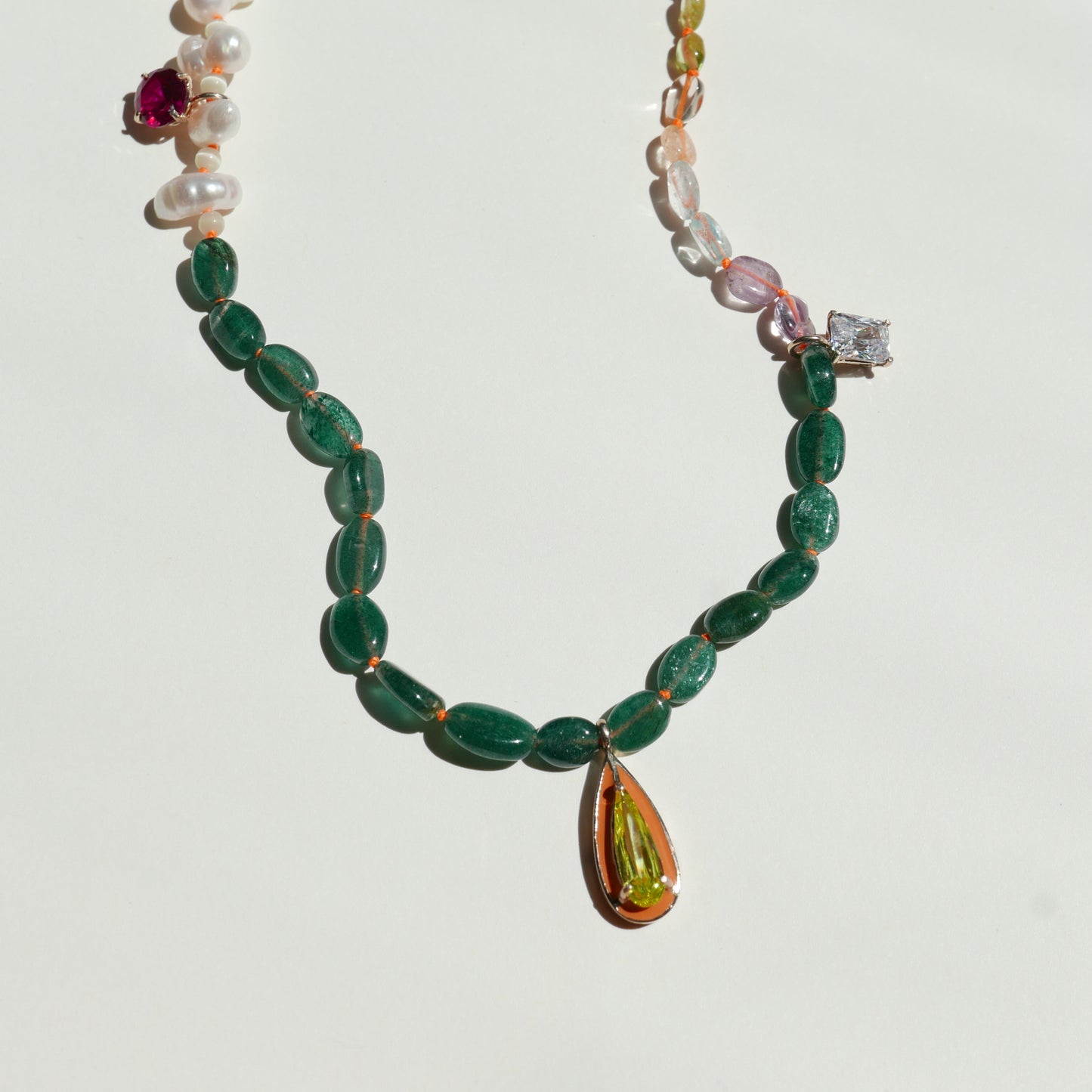 Pearl Necklace with an Enamel Pendant 1