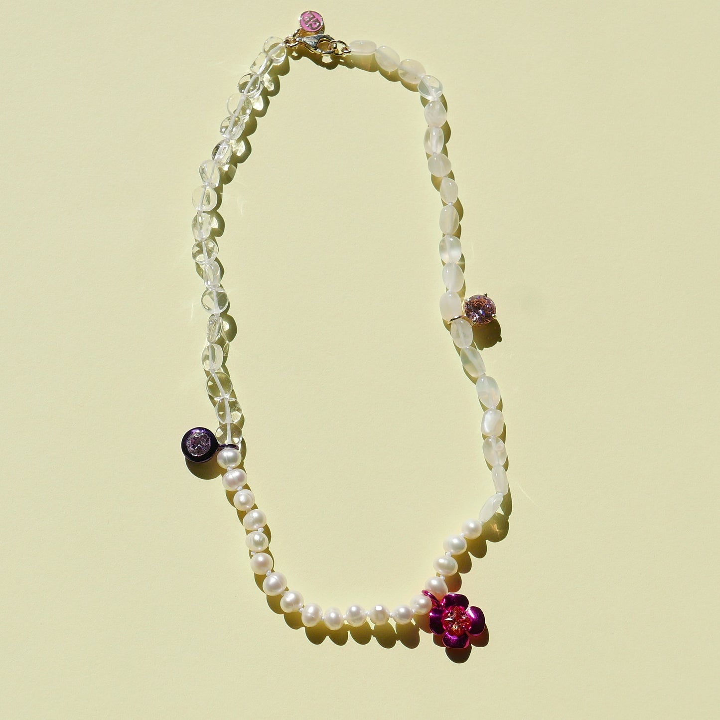 Pearl Necklace with an Electrifying Flower 2